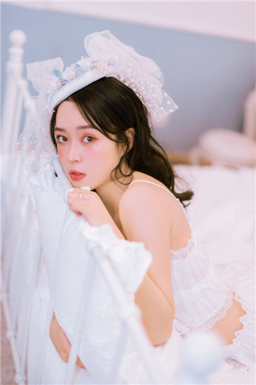 草莓.combo2.1深夜释放自己污在线观看
